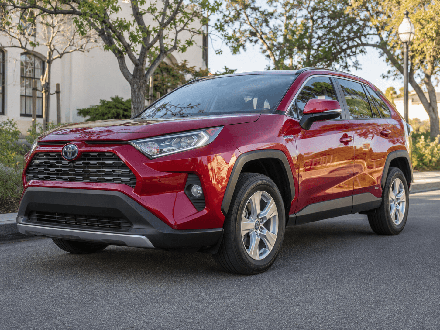 2021 Toyota RAV4 Hybrid XLE