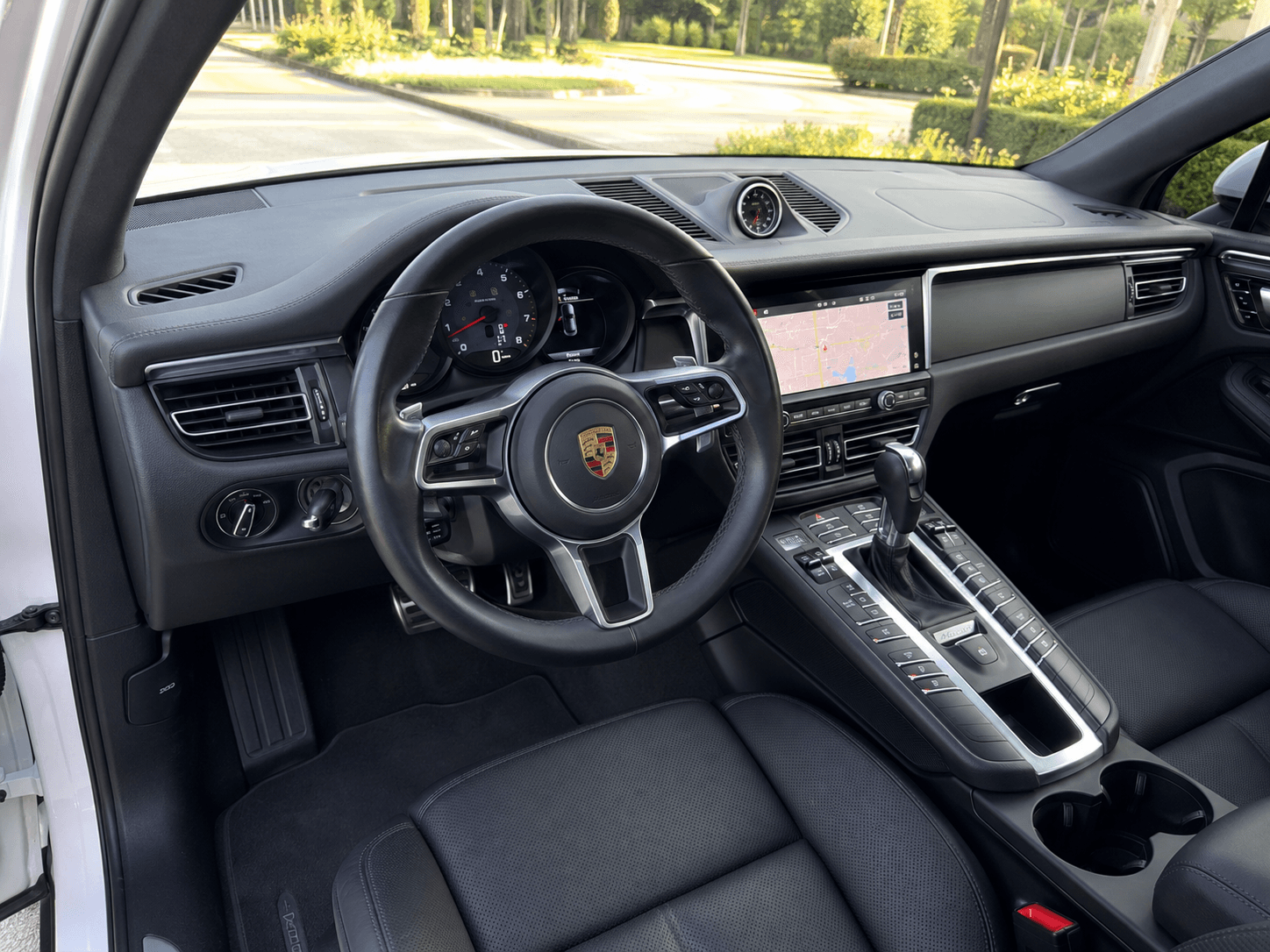 2023 Porsche Macan S — sport SUV interior_dashboard