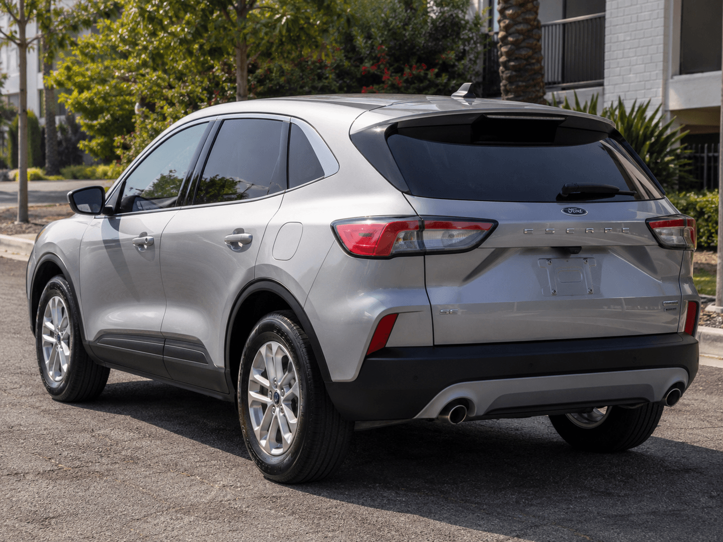 2023 Ford Escape SE Hybrid rear_3q